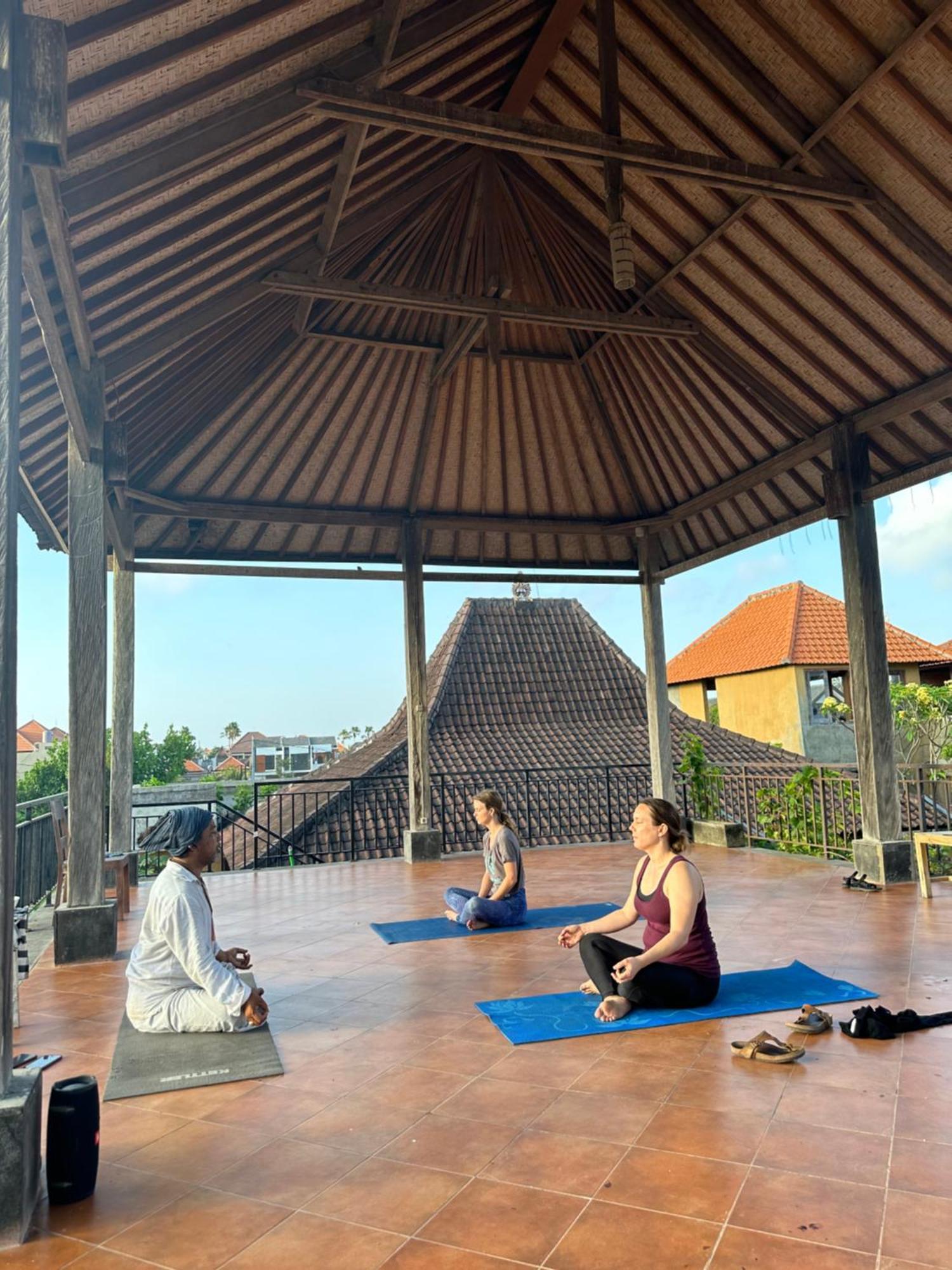 Diuma Residence Yoga Meditation Retreat And Healing Center Sanur Екстериор снимка