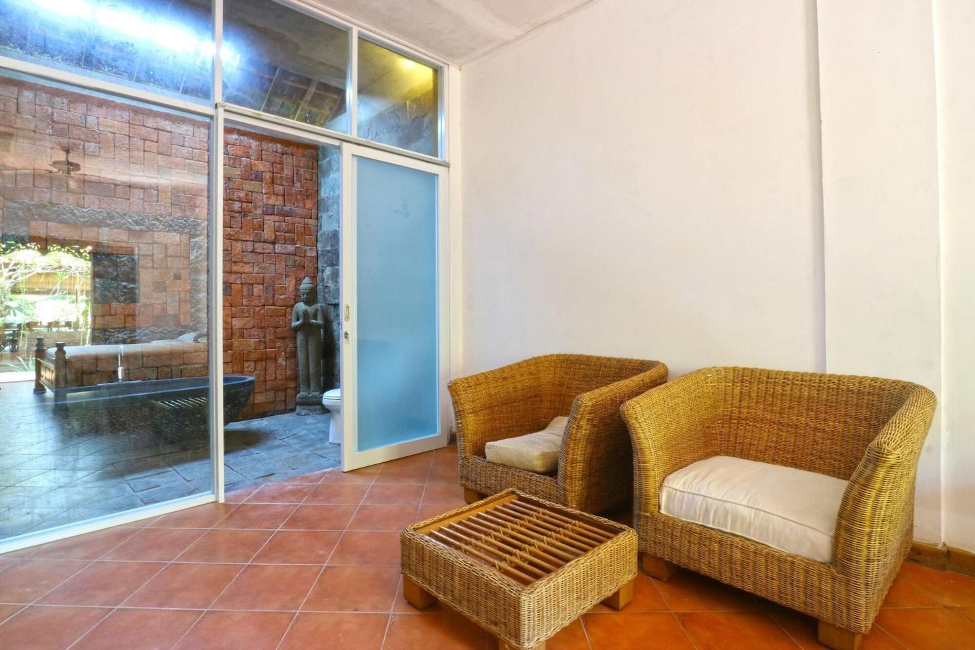 Diuma Residence Yoga Meditation Retreat And Healing Center Sanur Екстериор снимка